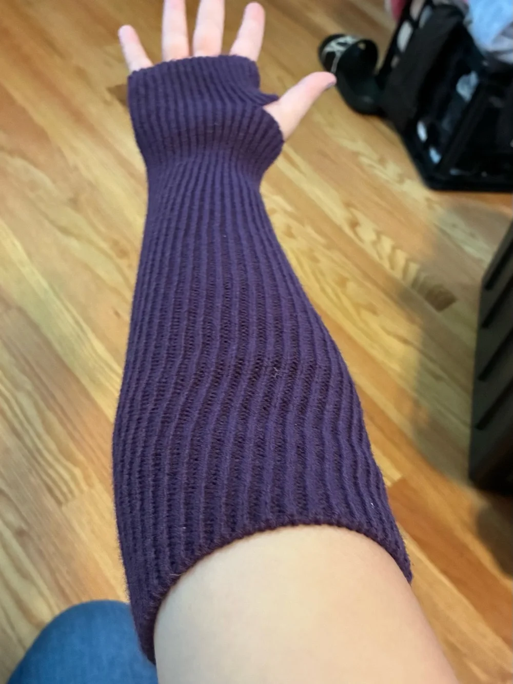 Stretch Ribbed Thumbhole Arm Warmers - Deep Purple